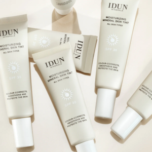 Idun Minerals Moisturizing Mineral Skin Tint SPF30, "Långholmen", Light/medium Neutral, 27ml.